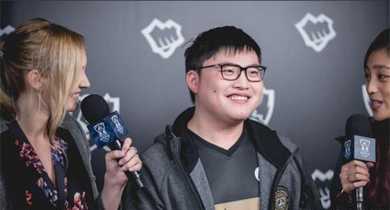 者进行互动 者进行互动